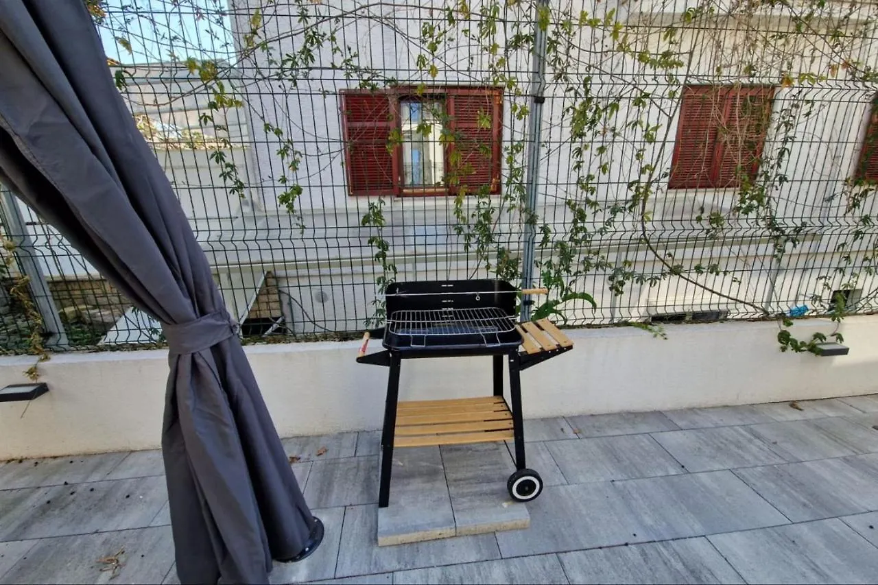 Πανσιόν Villa Amra Apartments In Porec For Max 27 Persons