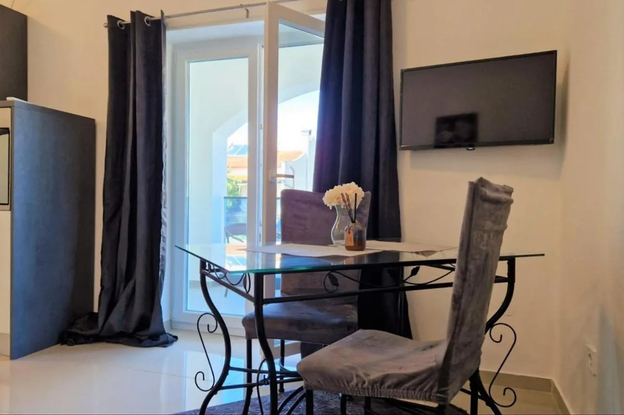 Villa Amra Apartments In Porec For Max 27 Persons 0*,