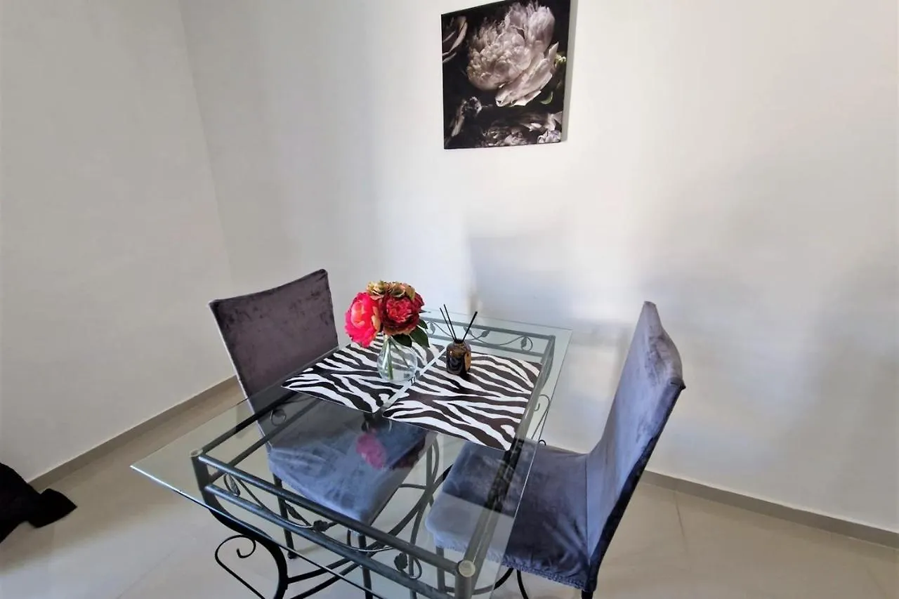 Πανσιόν Villa Amra Apartments In Porec For Max 27 Persons