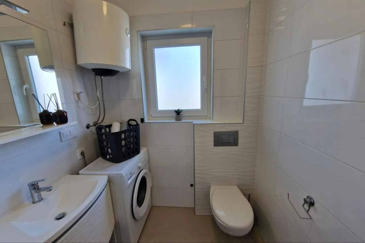 Villa Amra Apartments In Porec For Max 27 Persons 0*,