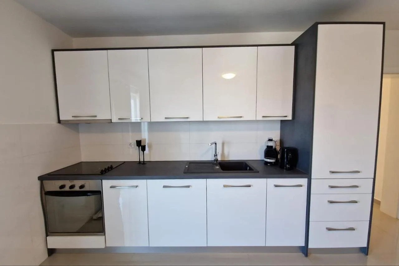 Πανσιόν Villa Amra Apartments In Porec For Max 27 Persons