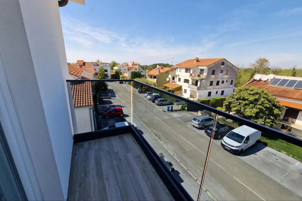 Villa Amra Apartments In Porec For Max 27 Persons Πανσιόν