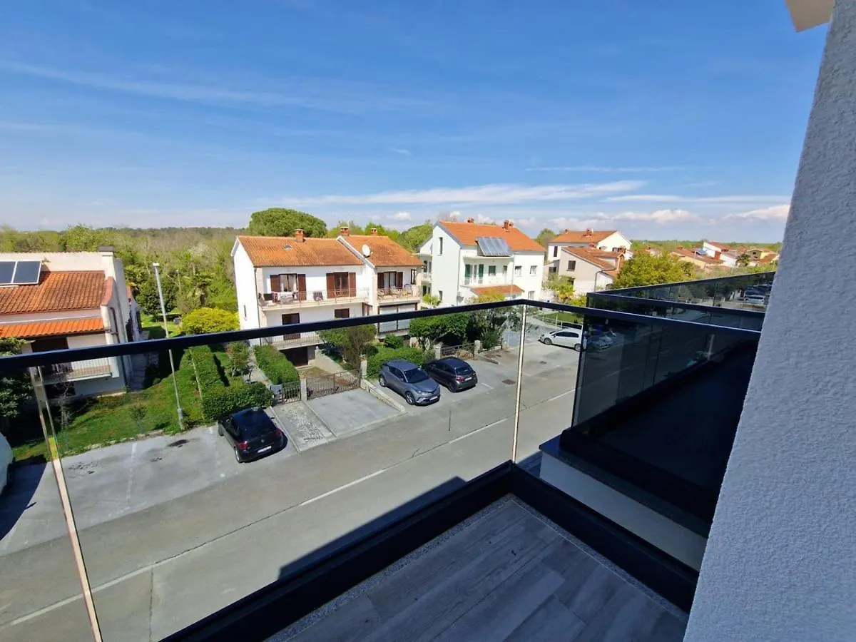Villa Amra Apartments In Porec For Max 27 Persons Croazia